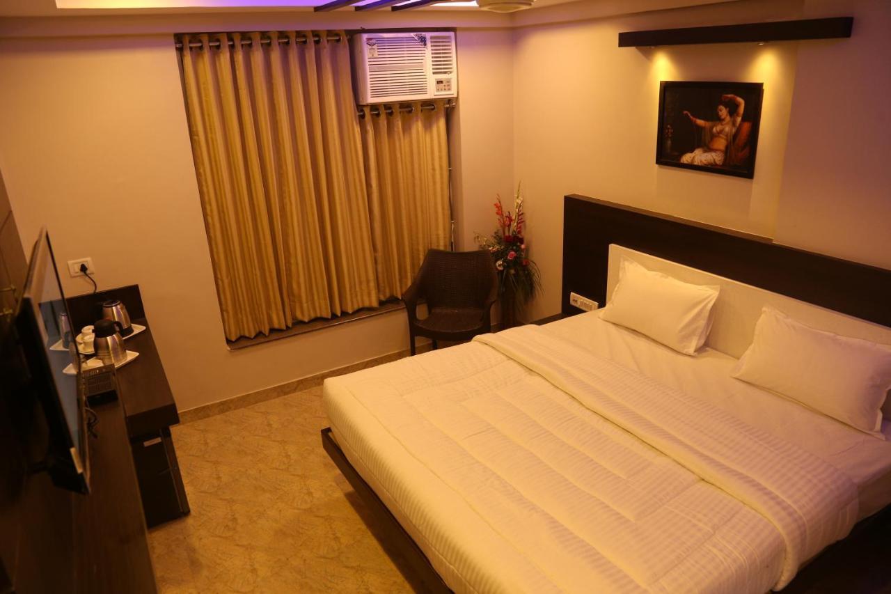 Hotel Marwar Excellency Mahāmandir Buitenkant foto